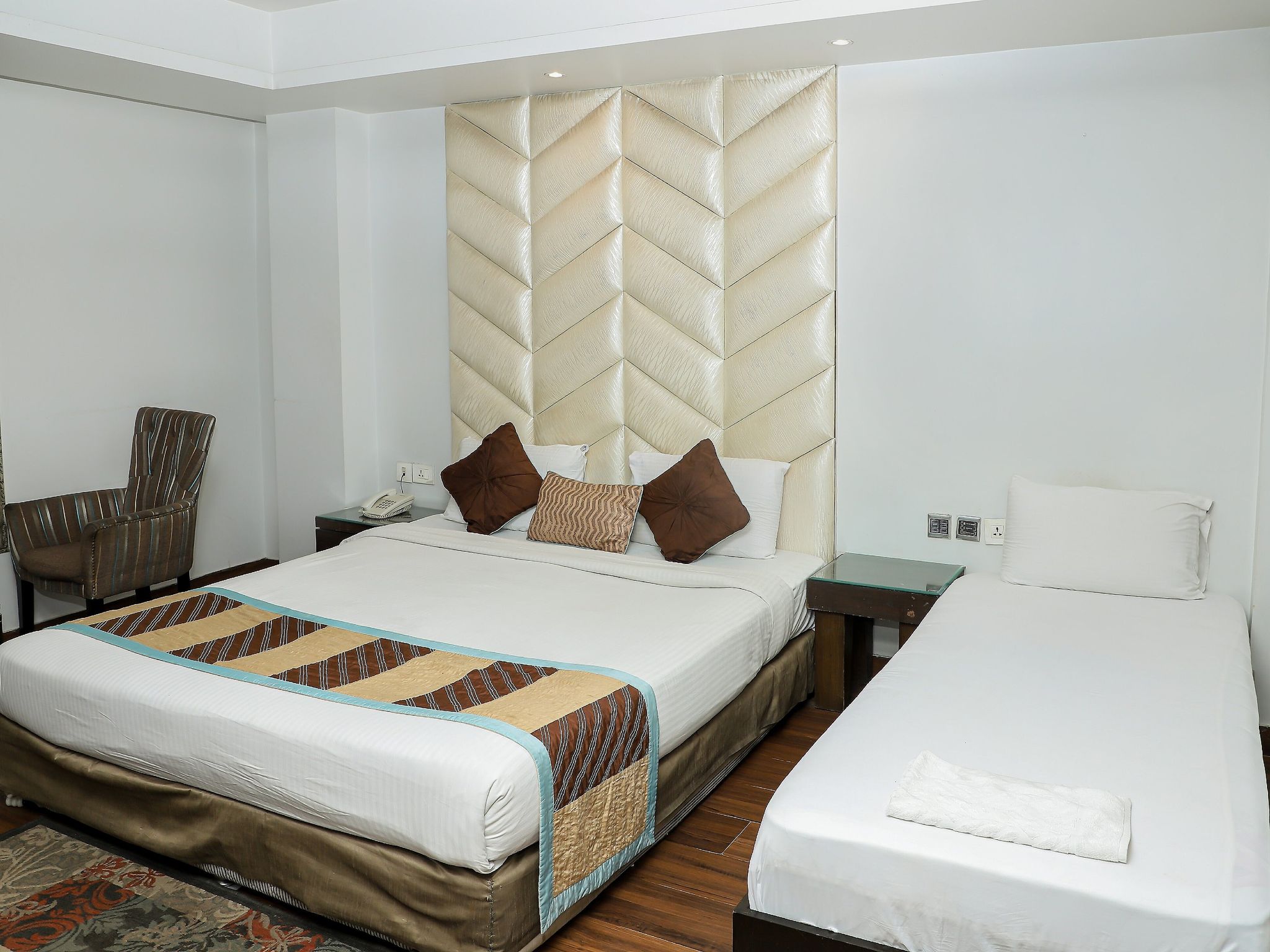 Hotel Uppal International Deluxe Double Room Non AC 3