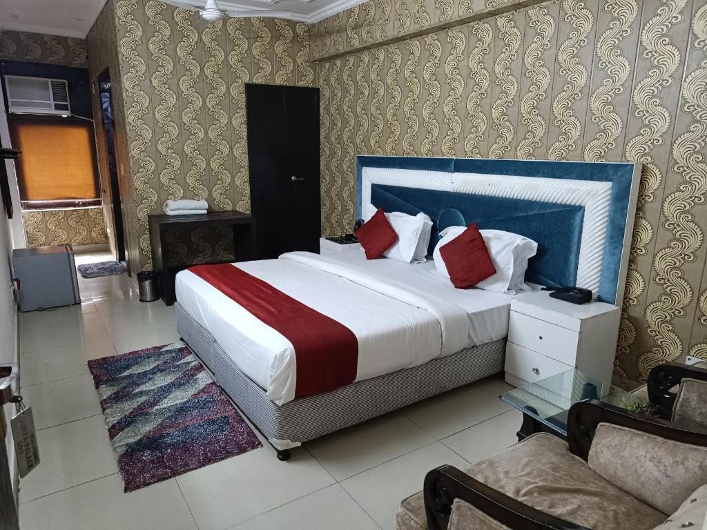 Surya Palace Standard Room 11