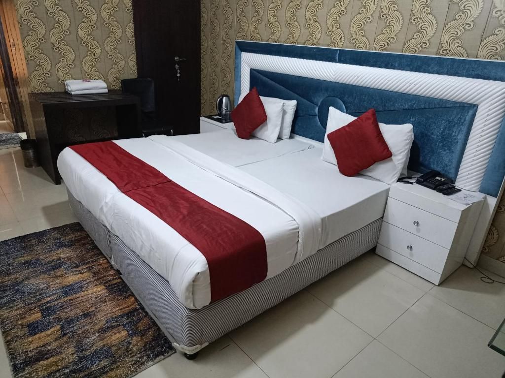 Surya Palace Standard Room 5