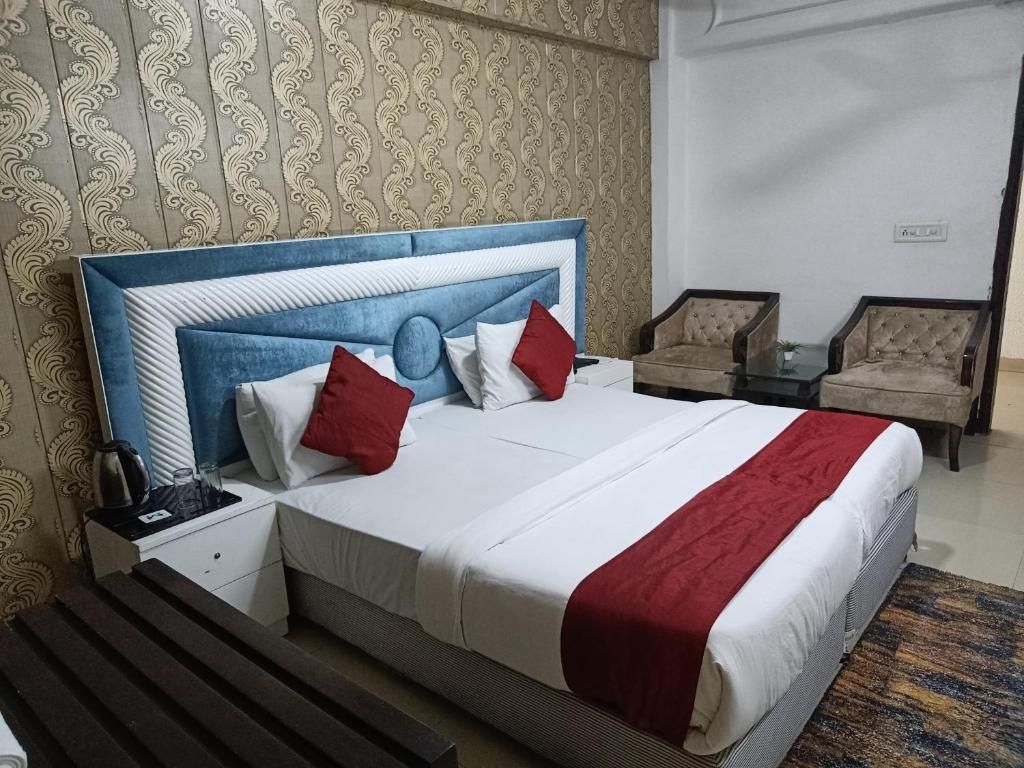Surya Palace Standard Room 7