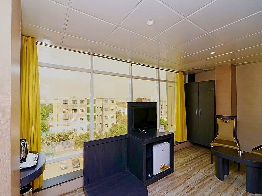 Ace Prime Hotel Deluxe Room 7