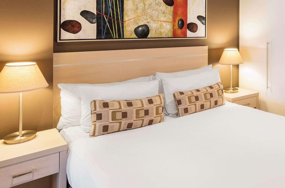 Oaks Glenelg Plaza Pier Suites Apartment, 1 Bedroom, Park View (No Housekeeping)