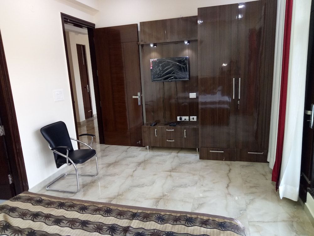 SRM House Superior Room, Non Smoking, Garden View 6