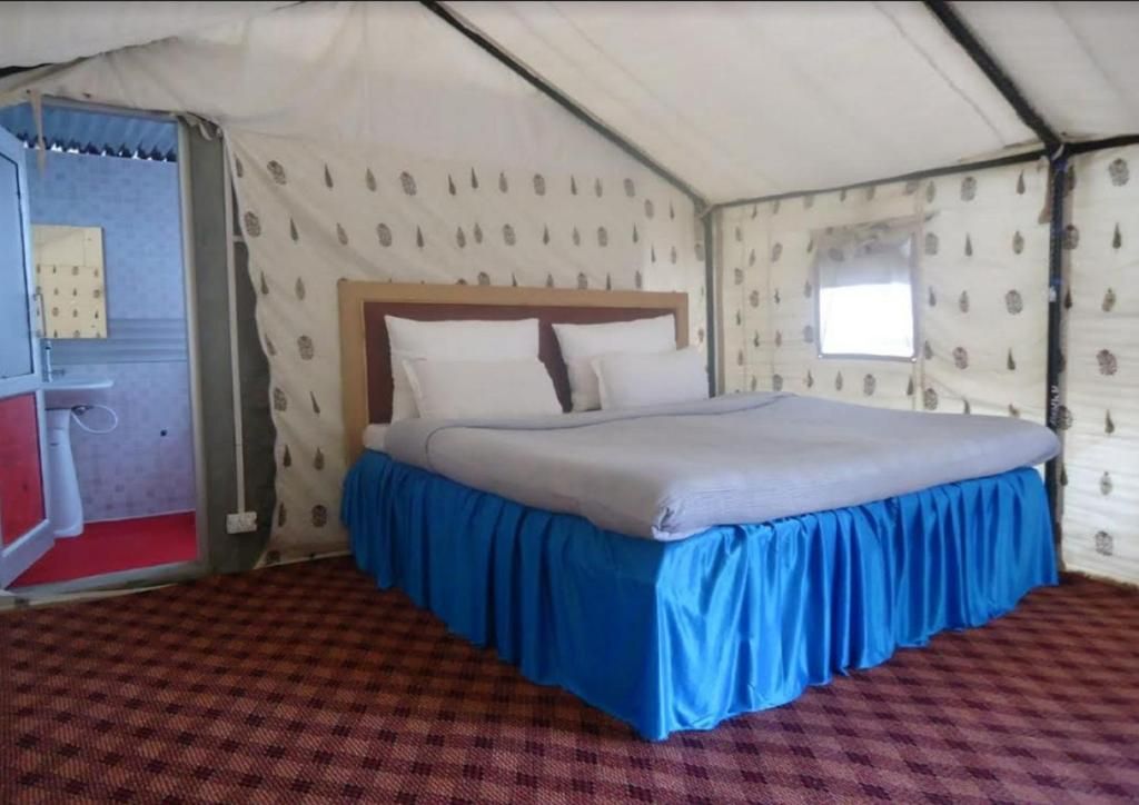 undefined Royal Deluxe Camp 5