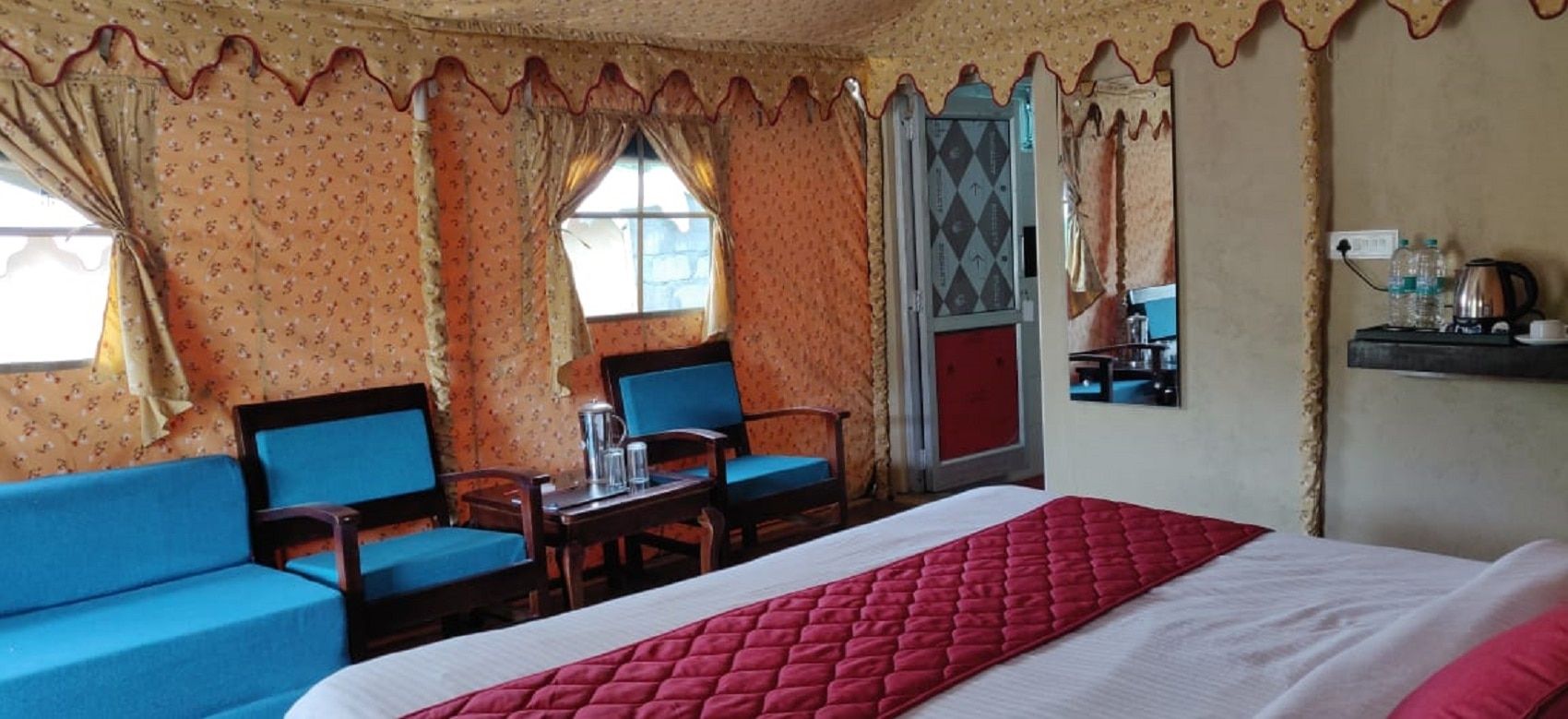 Royal Deluxe Cottages with Mountain View