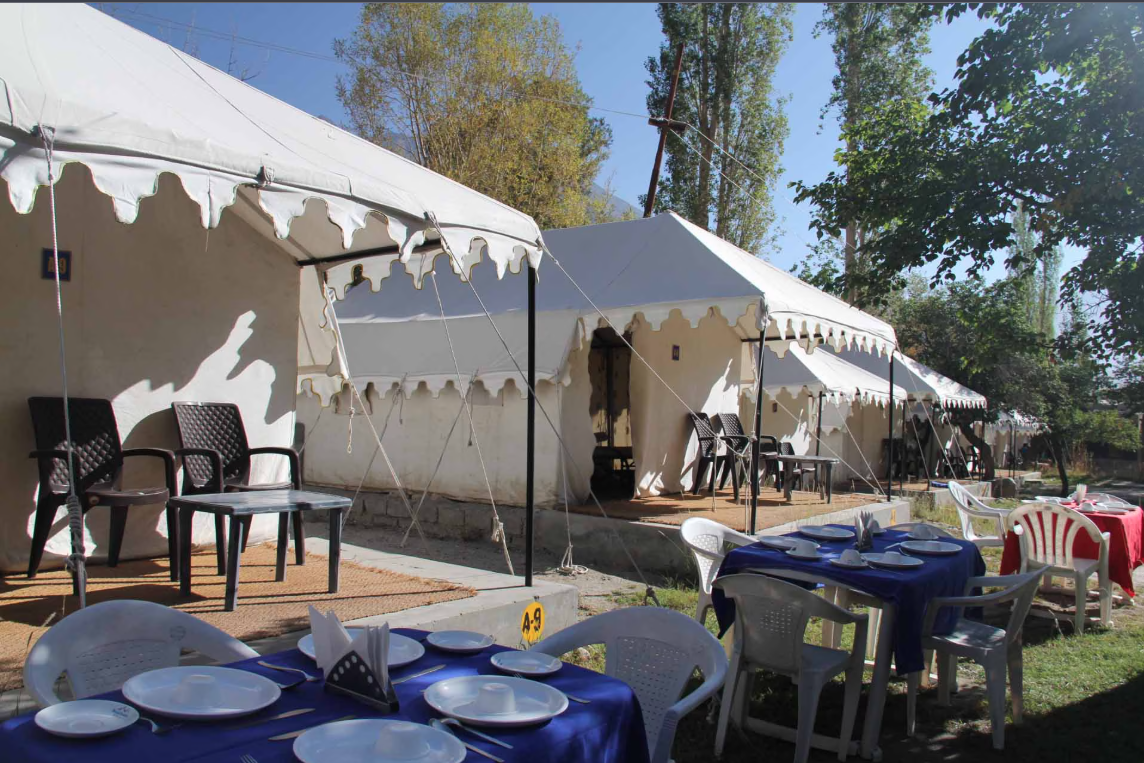 undefined Royal Deluxe Camp 4