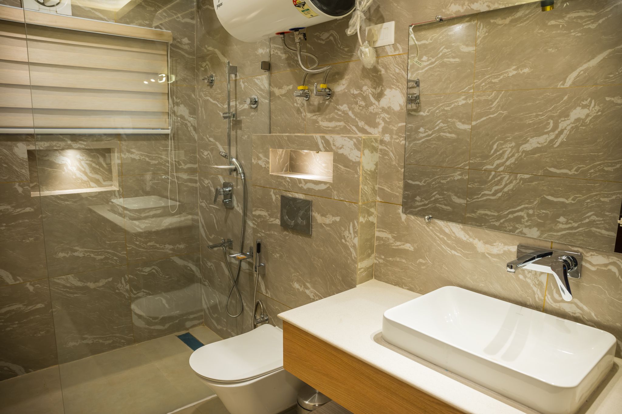 Hotel Abshar Deluxe Room 7