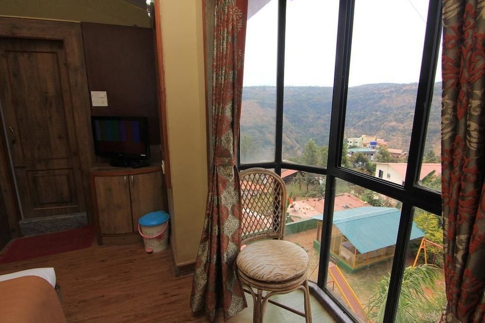 Mount View Executive Classic Non Valley Facing Non A/C Room 6