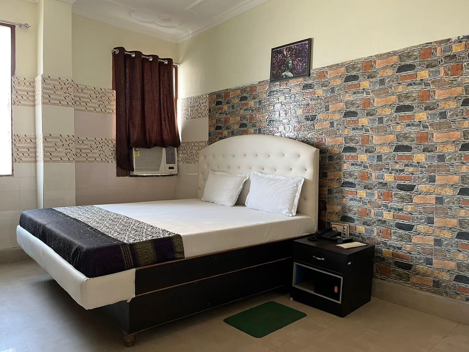 Hotel Ankur Semi Deluxe Room 3