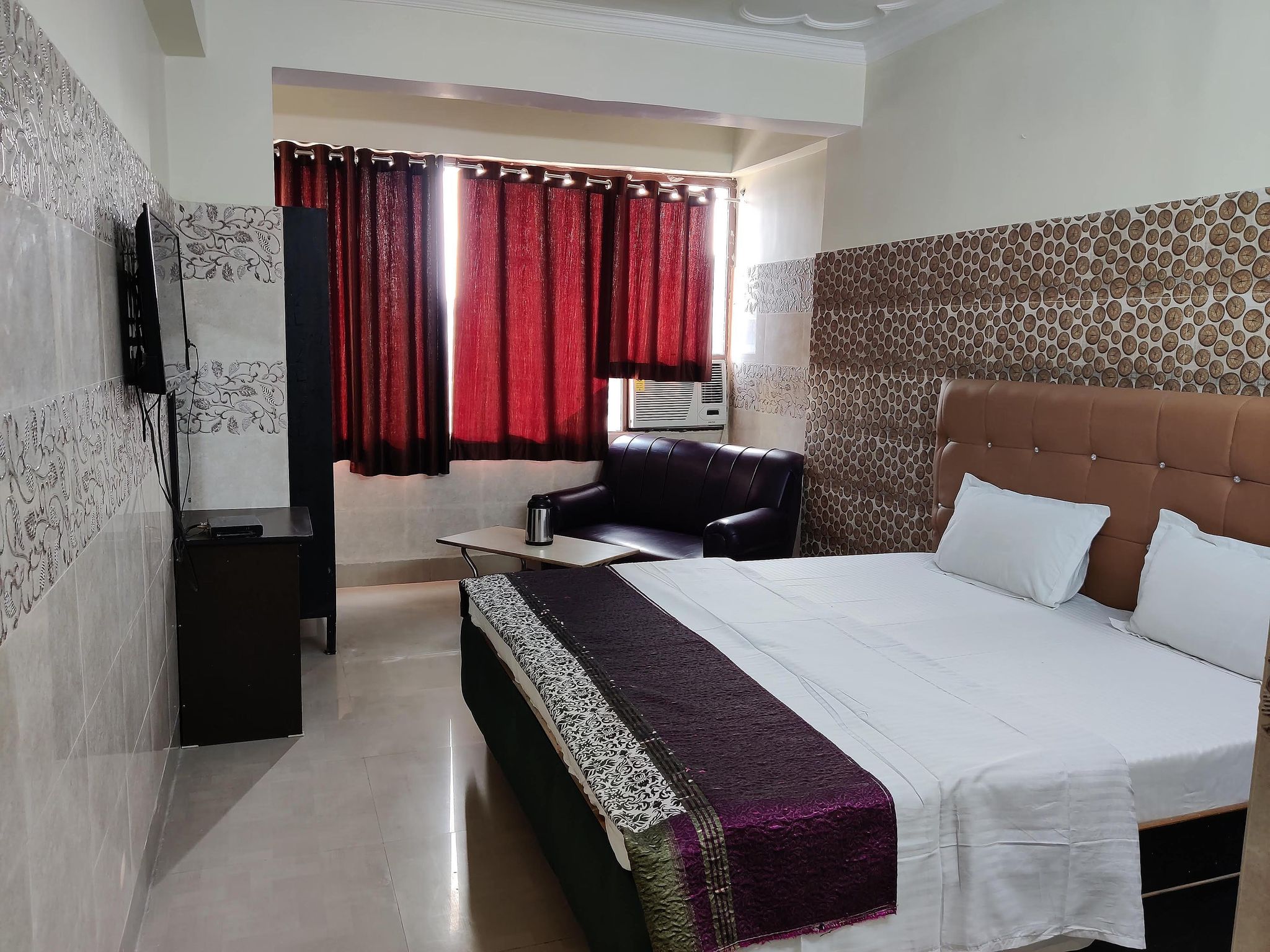 Hotel Ankur Semi Deluxe Room 4