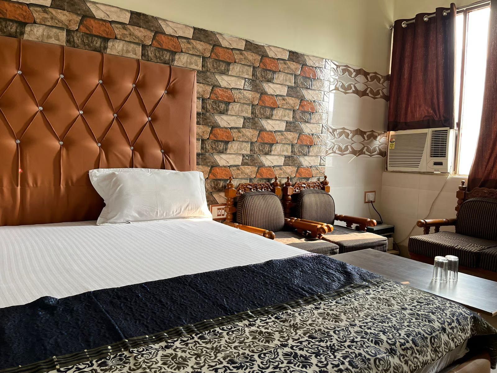 Hotel Ankur Semi Deluxe Room 2