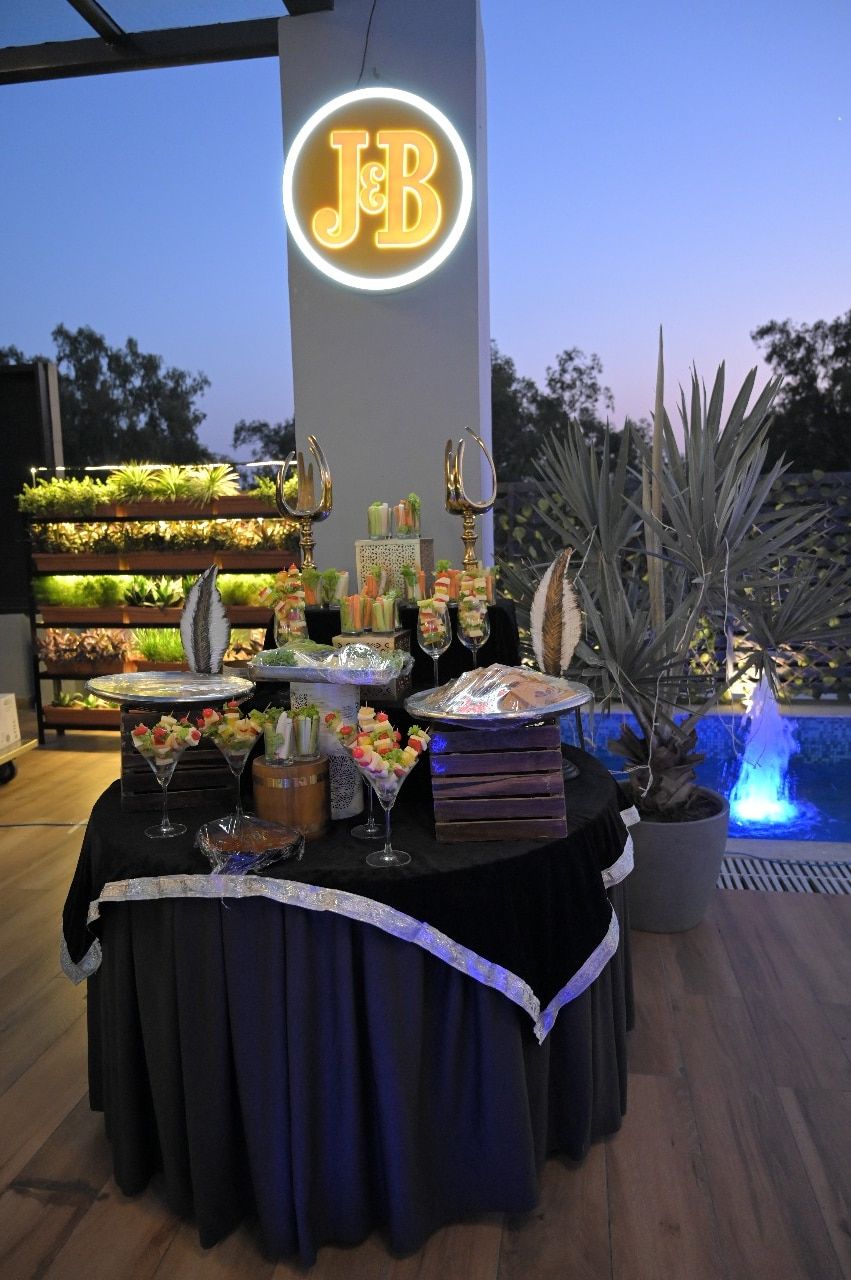 Food & Dining