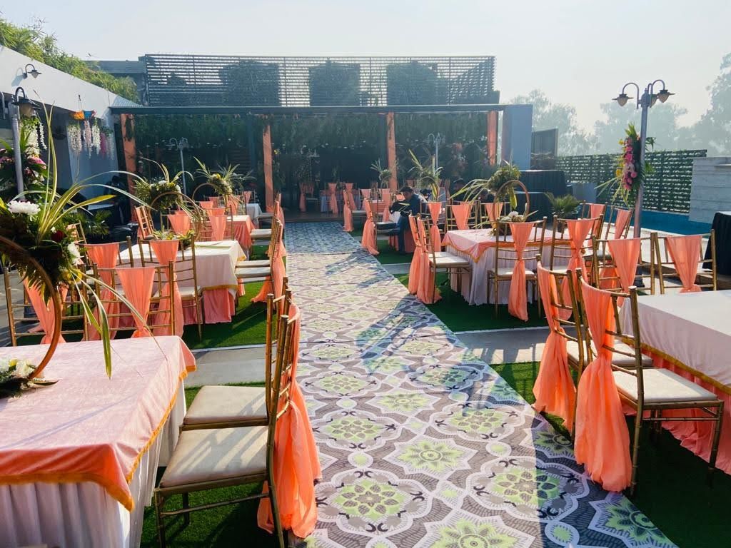 Food & Dining