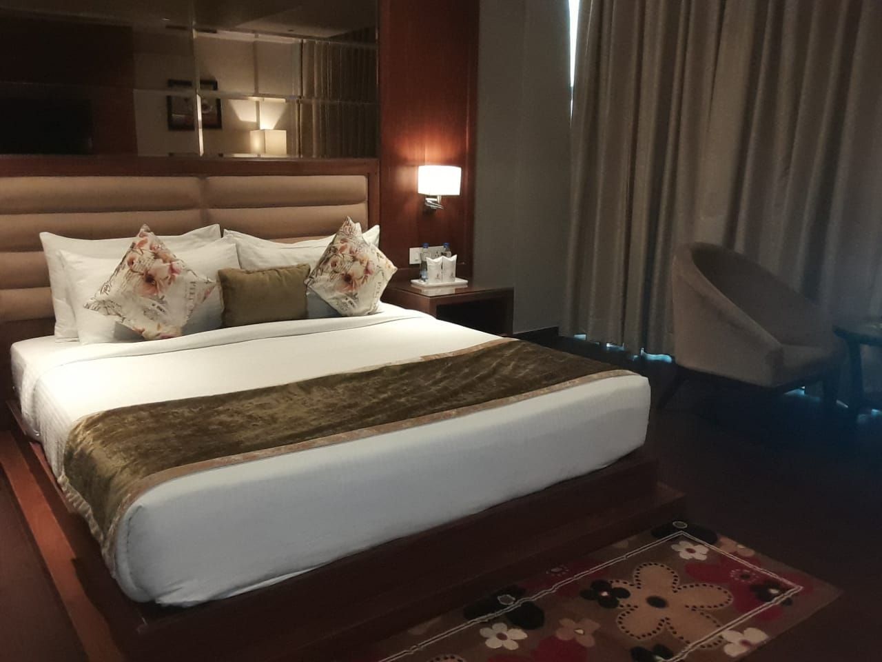 Hotel The Shaurya Executive Room 2