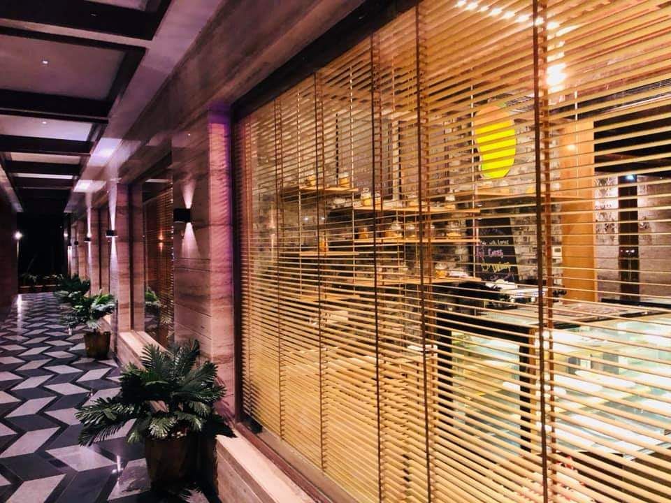Food & Dining