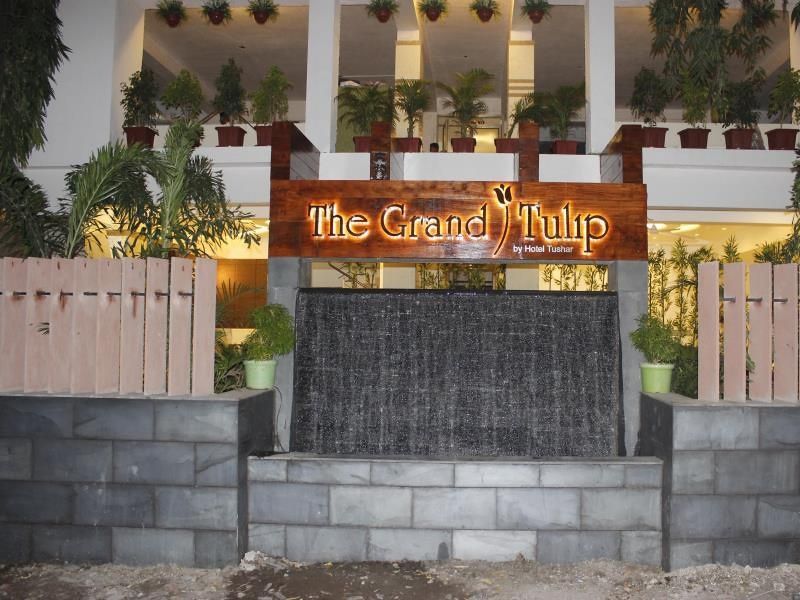 undefined The Grand Tulip 8