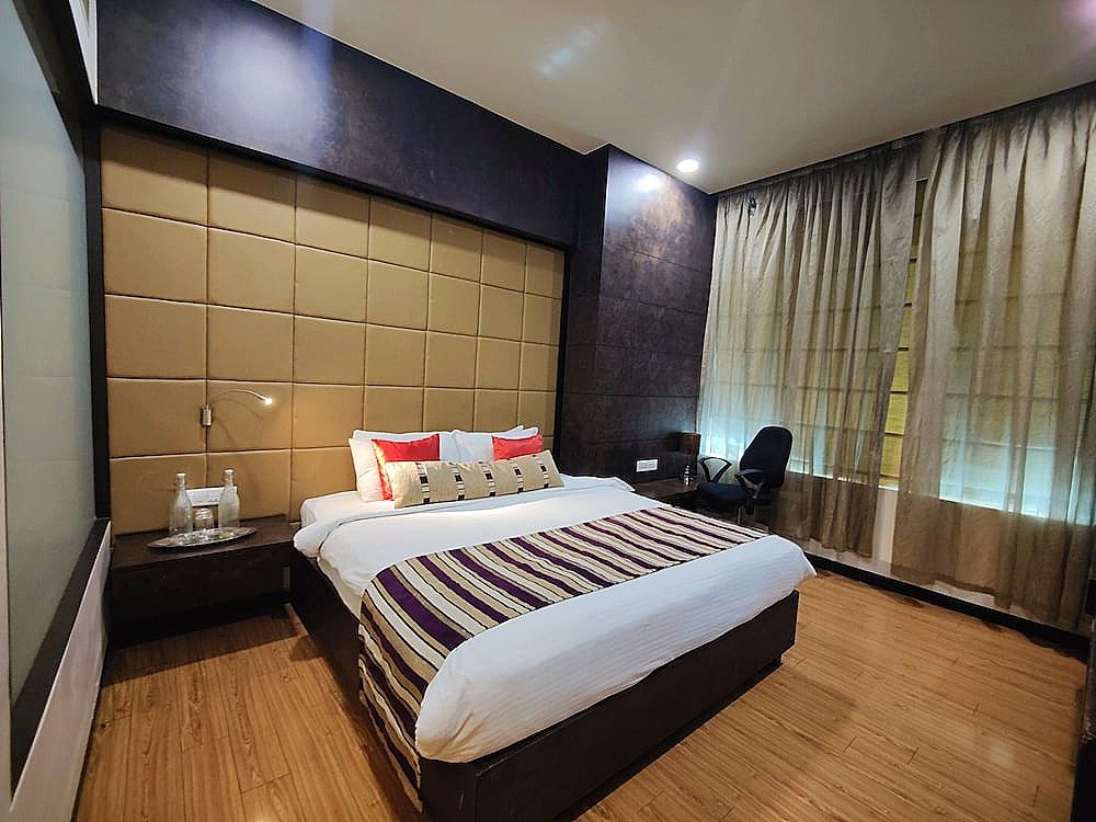 Regenta Central Grand Exotica Pune Deluxe Double Room 6