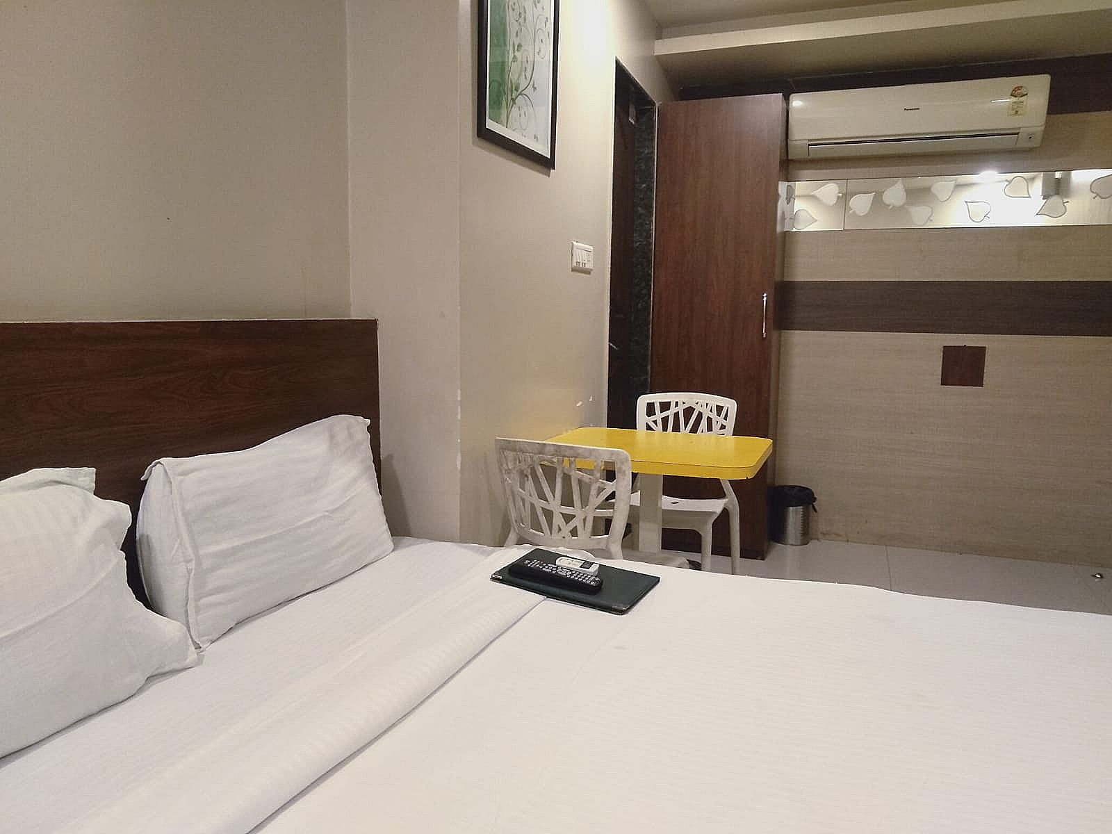 Regenta Central Grand Exotica Pune Deluxe Double Room 5