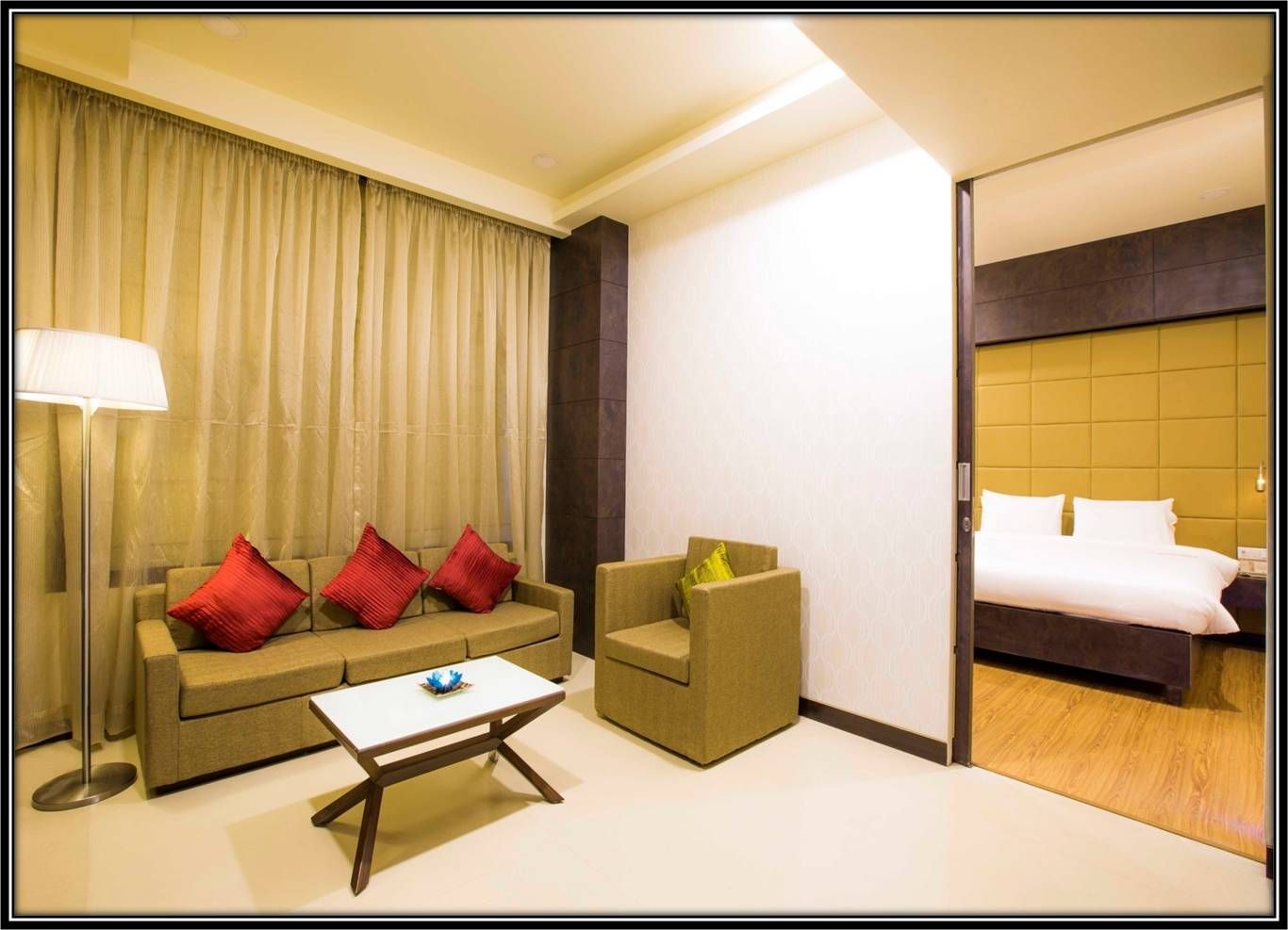 Regenta Central Grand Exotica Pune Suite 