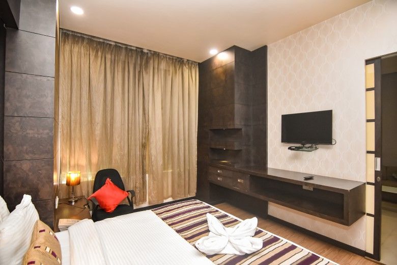 Regenta Central Grand Exotica Pune Suite  2