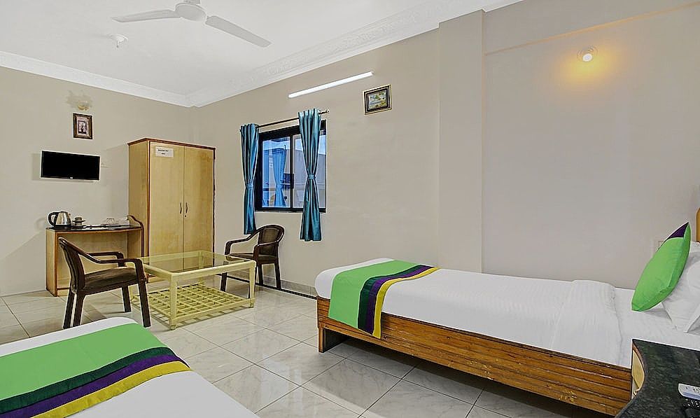 Treebo Eagle Executive Standard Double Room 2