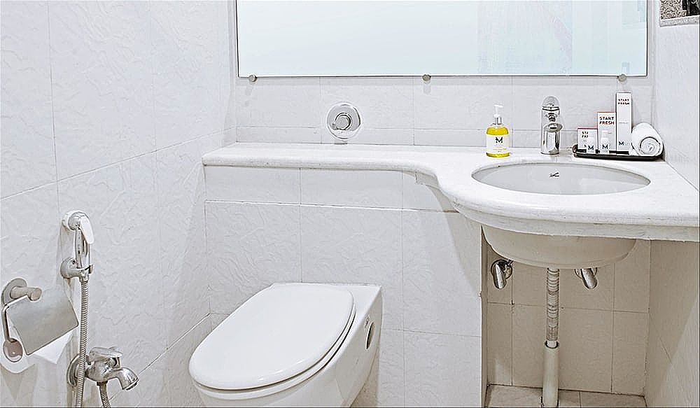 Monarch Montvert Deluxe Room 5