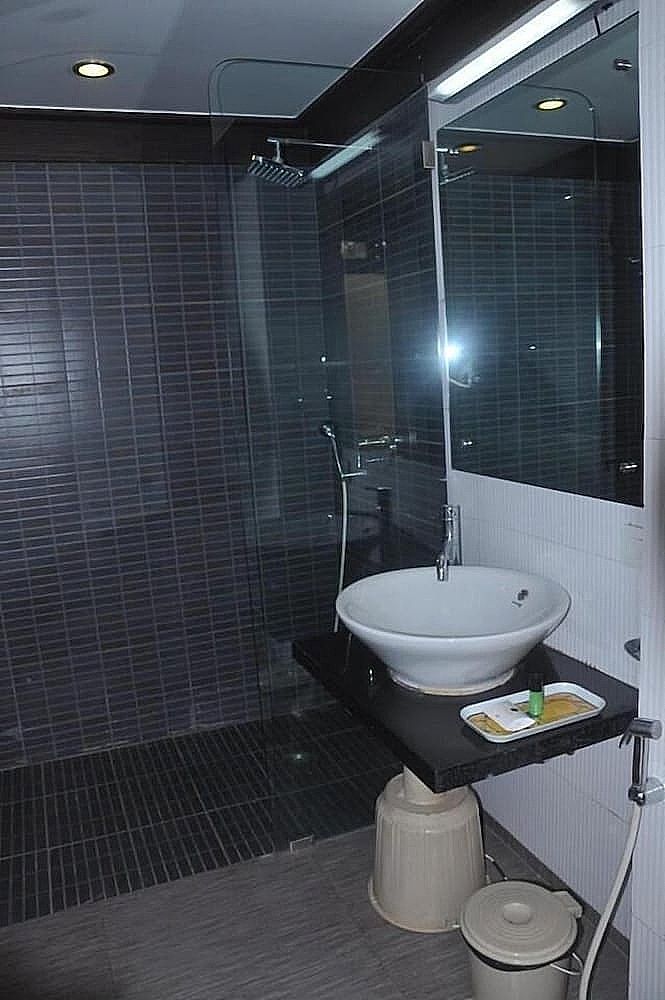 Hotel Pranav Executive (Near Swargate), Pune Deluxe Non AC Room ( Below 21 Years of age are not allowed ) 3
