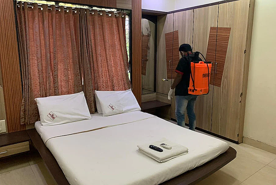 Hotel Pranav Executive (Near Swargate), Pune Deluxe Non AC Room ( Below 21 Years of age are not allowed ) 2