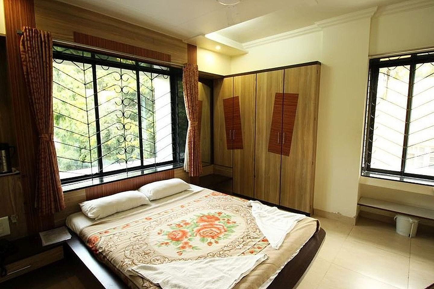 Super Deluxe AC Room ( Below 21 Years of age are not allowed )