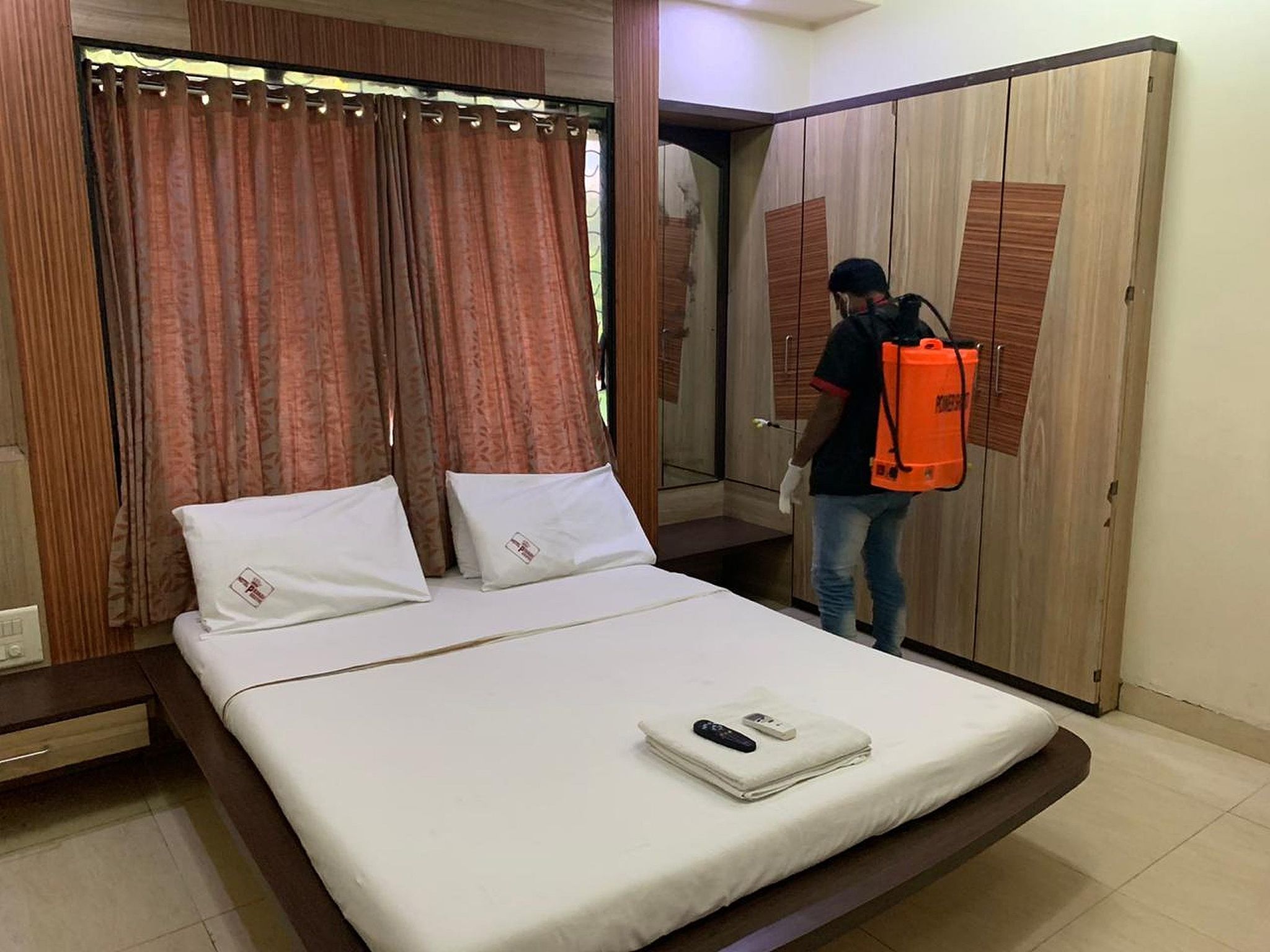 Super Deluxe AC Room ( Below 21 Years of age are not allowed )