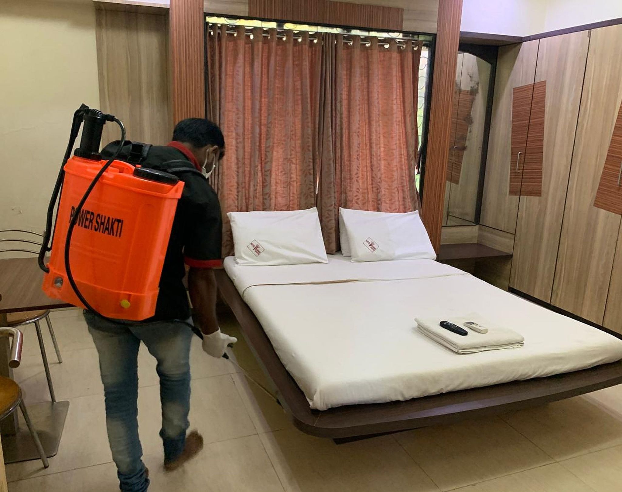 Hotel Pranav Executive (Near Swargate), Pune Deluxe Non AC Room ( Below 21 Years of age are not allowed ) 4