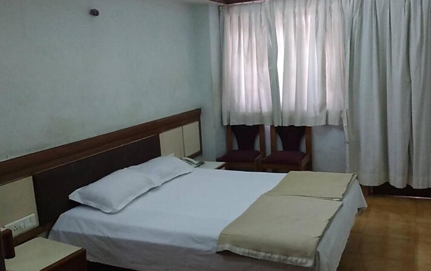 Hotel Rajmahal Executive Room Non AC 4