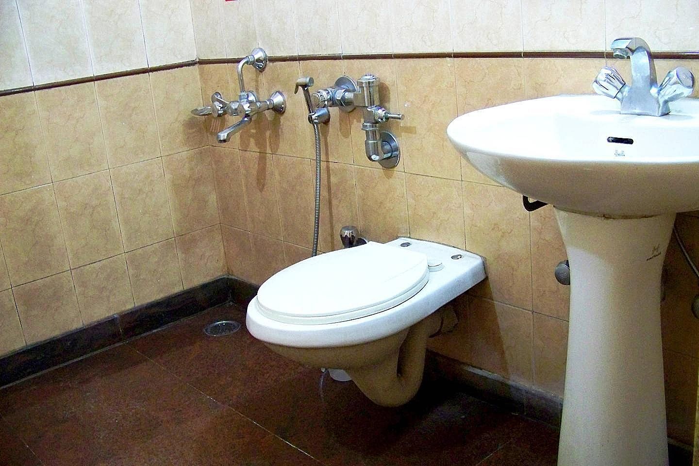 Samrat Hotel Executive Non AC Room 2