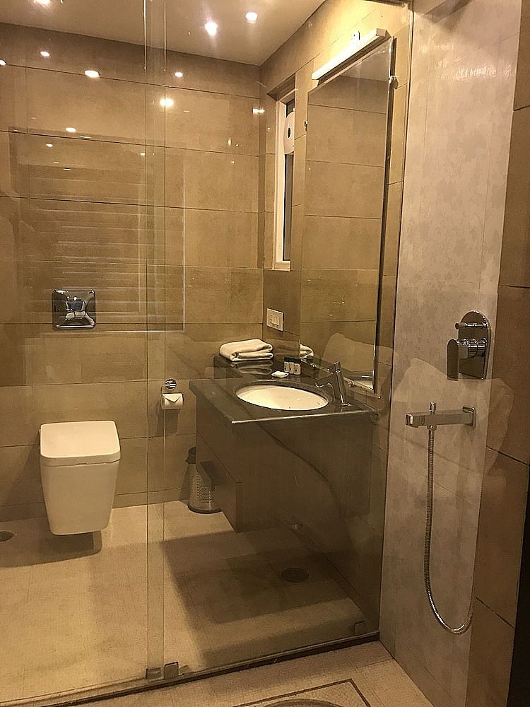 Holy River Hotel Deluxe Double Room, 1 King Bed (City View and Mountain View) 2