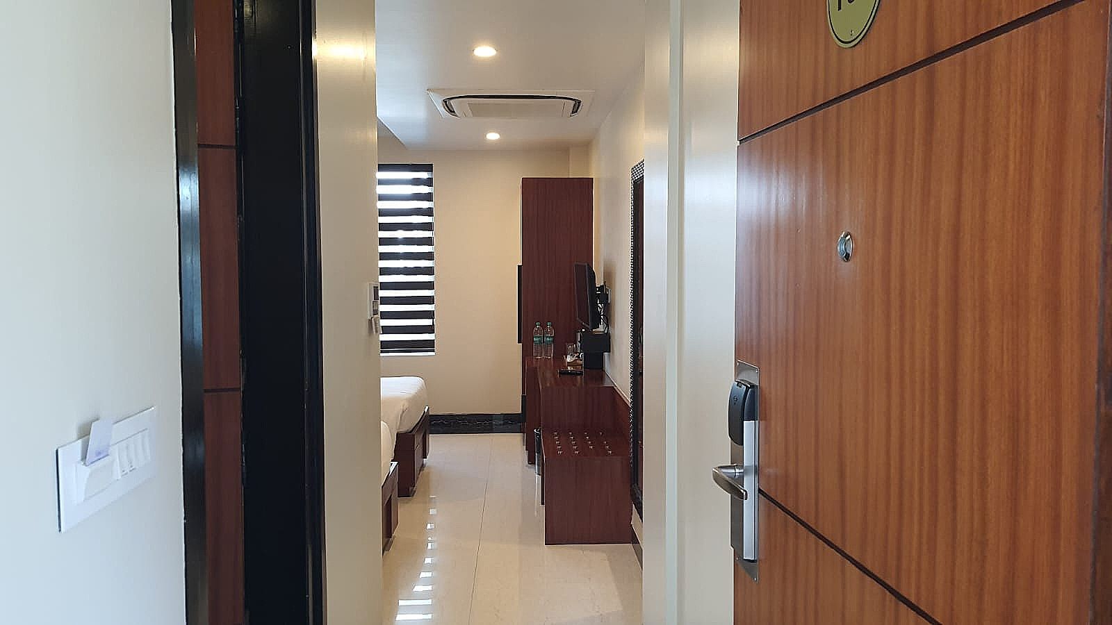 Holy River Hotel Deluxe Room 6