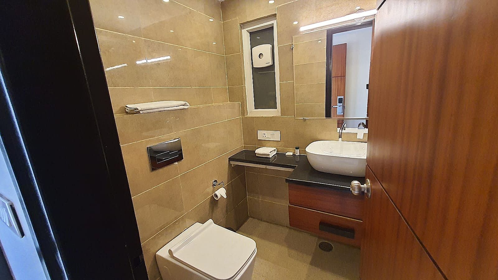 Holy River Hotel Deluxe Room 7