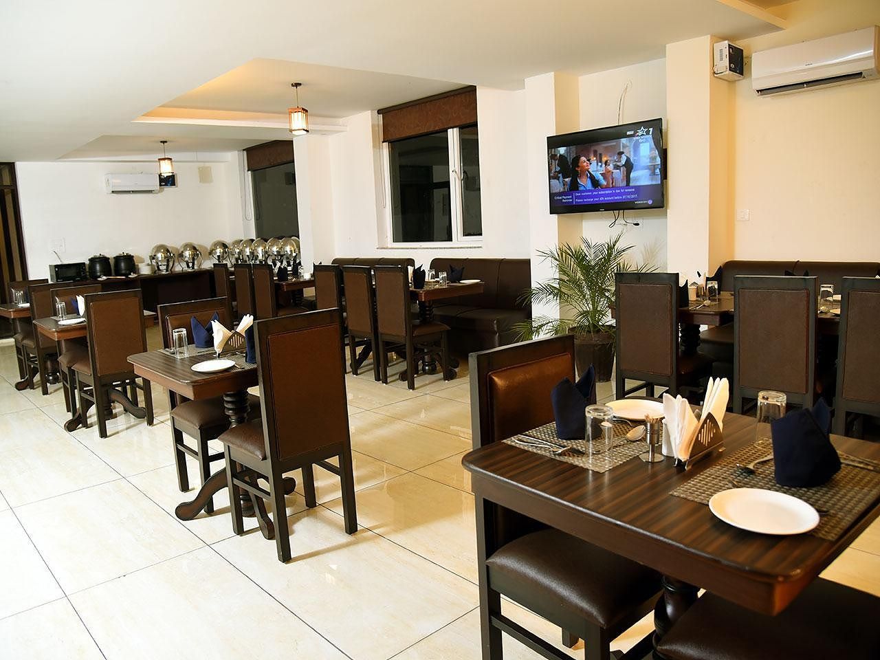 undefined Hotel Holiday Hill 4