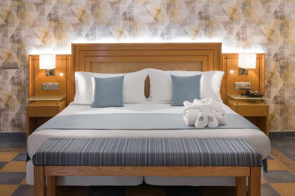Junior Suite, Sea View (2 adults and 1 child)