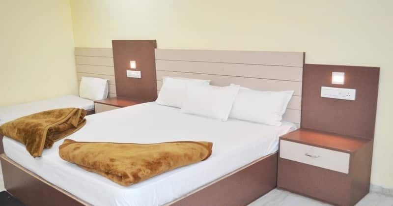 Standard Room, 1 King Bed, City View