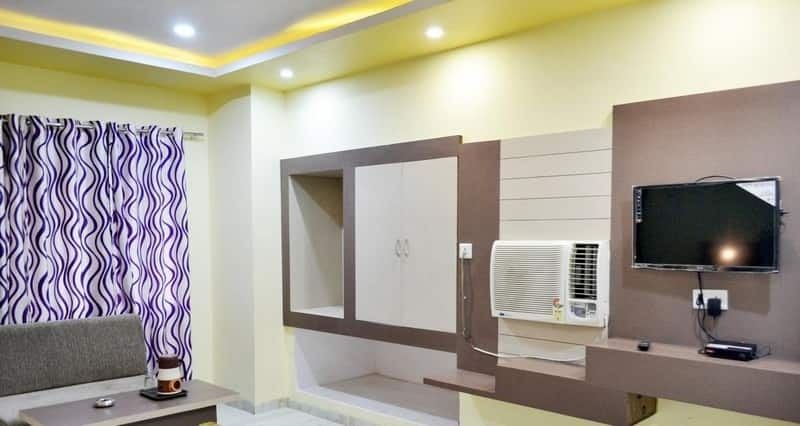 Standard Room, 1 King Bed, City View