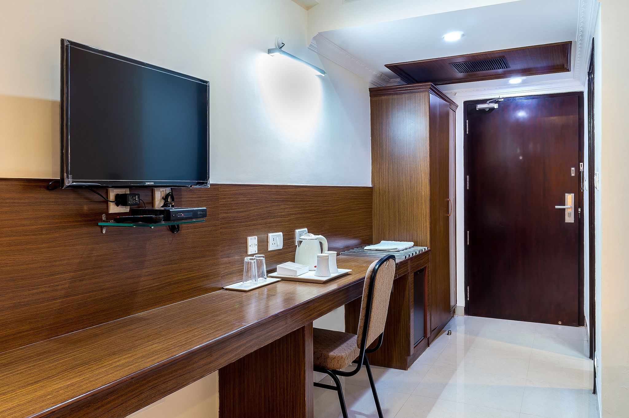 Hotel Saptagiri Hyderabad Saptagiri Classic Room & Wifi 4