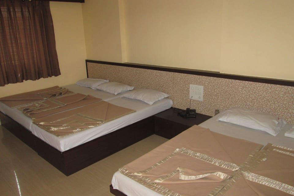 Hotel Sai Niwas Basic Triple Room With Fan 5
