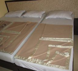 Hotel Sai Niwas Basic Triple Room With Fan 4