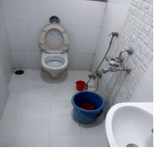 Hotel Sai Niwas Basic Triple Room With Fan 2