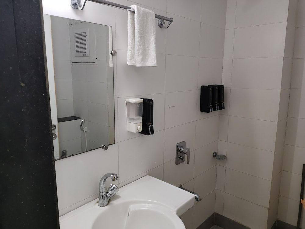 Sapphero Resorts A Unit Of Shri Sai Hospitality Superior Double Room 7