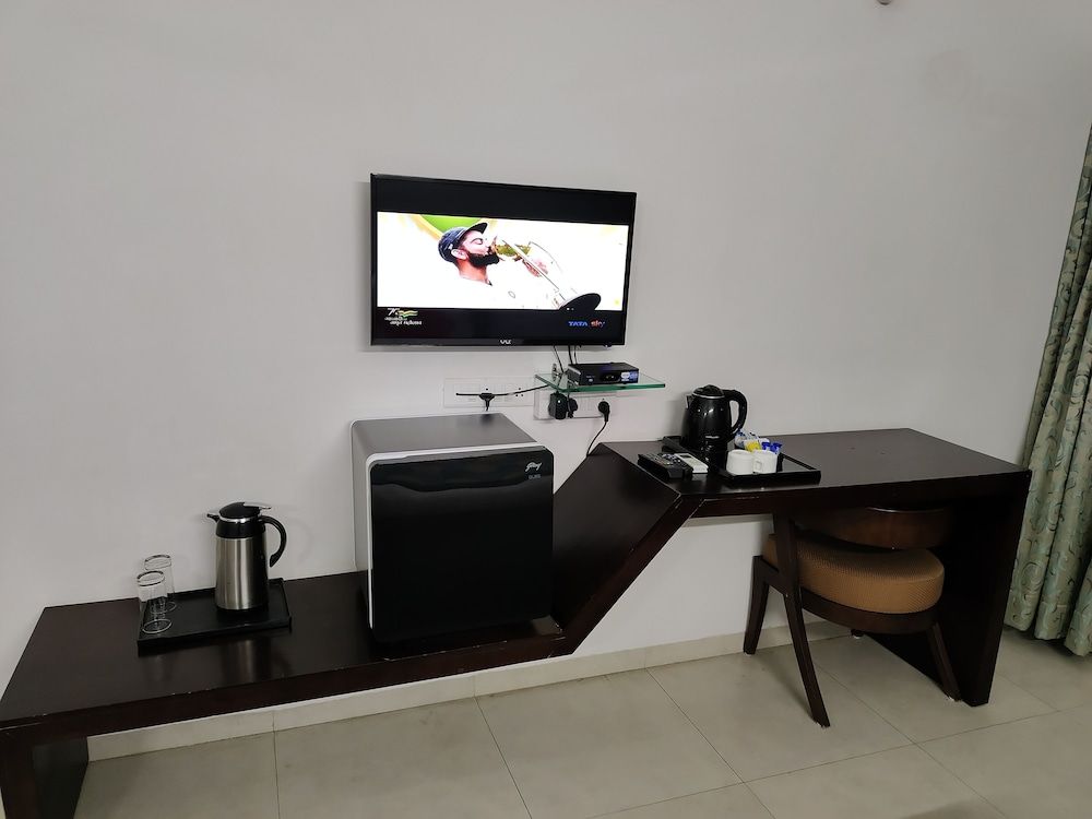 Sapphero Resorts A Unit Of Shri Sai Hospitality Superior Double Room 8