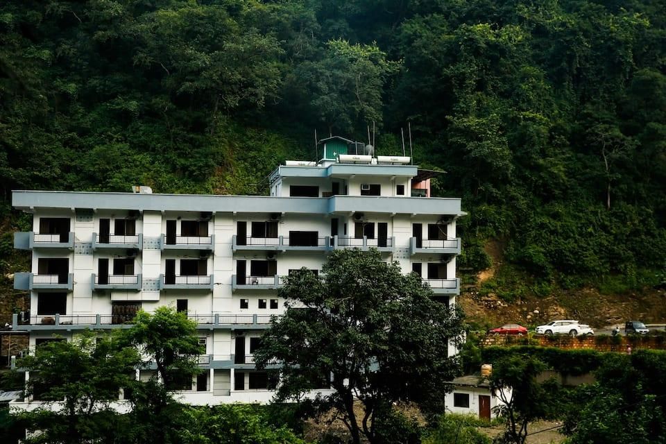 undefined Hotel Grand Tapovan 4