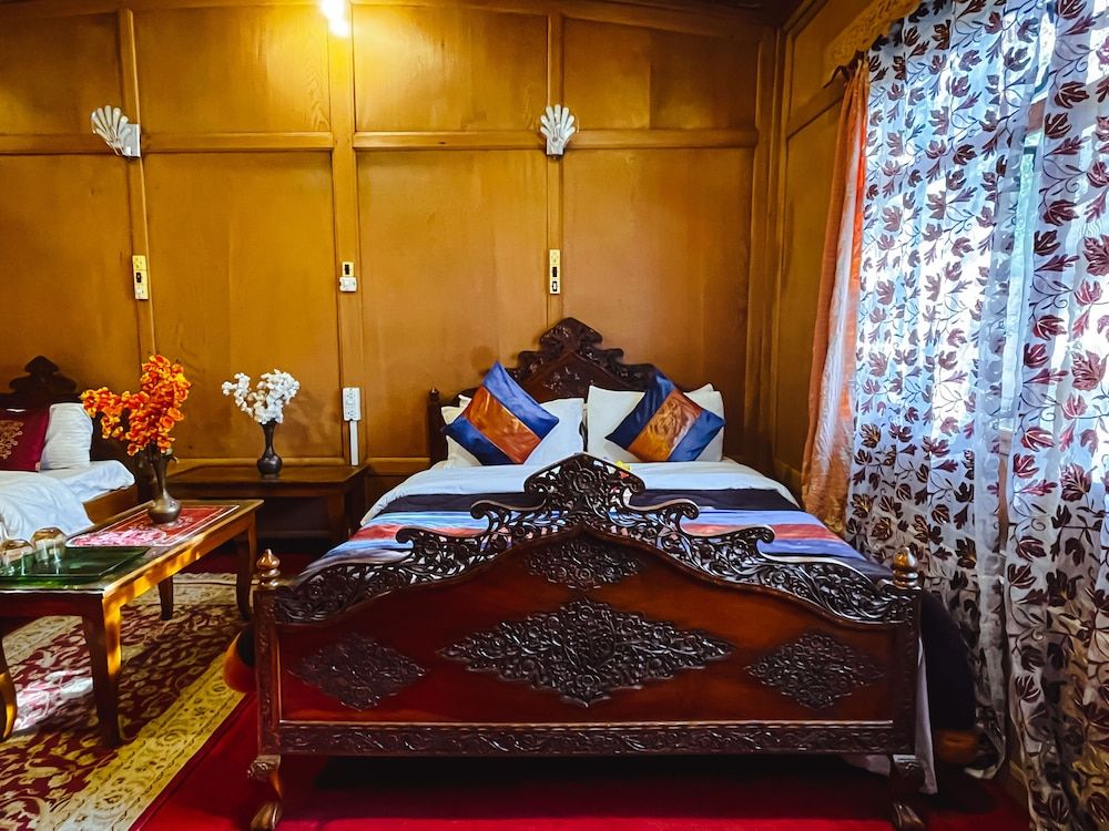 undefined Gemini Group Of Houseboats 5