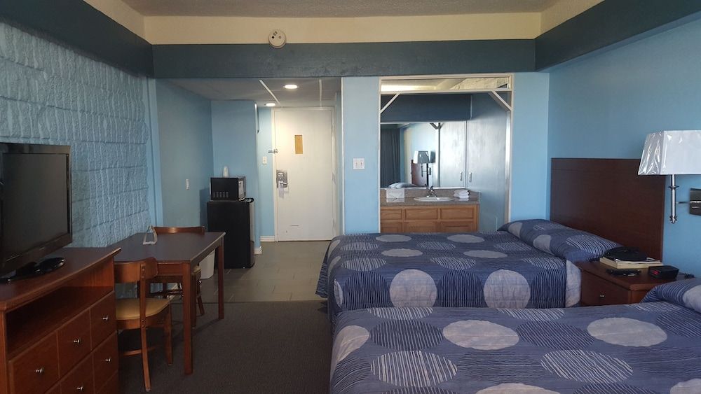 Padre South Hotel On The Beach North Double Queen Beds (No Kitchenette) No Pets Allowed