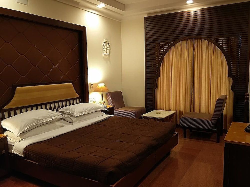 Hotel Hilltop Palace Deluxe Non Lake Facing Room 15